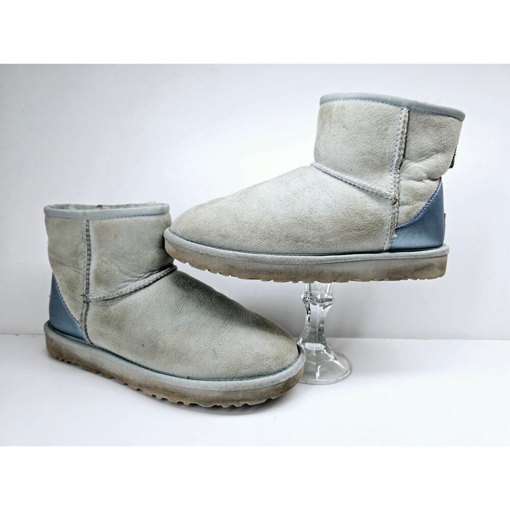 UGG Women 8 Comfy footwear